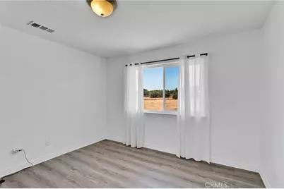 9352 Cedar Street, Oak Hills, CA 92344 - Photo 33