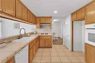 9352 Cedar St, Oak Hills, CA 92344 - Photo 19