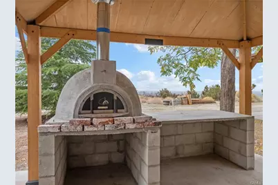 10160 Pineview Road, Pinon Hills, CA 92372 - Photo 31