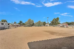 13240 Skiomah, Apple Valley, CA 92308 - Photo 31