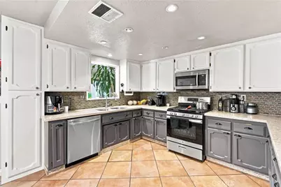 13607 Westwood Drive, Victorville, CA 92395 - Photo 9