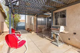 12980 Autumnwood, Victorville, CA 92395 - Photo 27