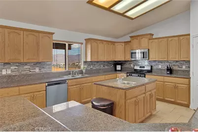 24332 Roundup, Apple Valley, CA 92308 - Photo 5