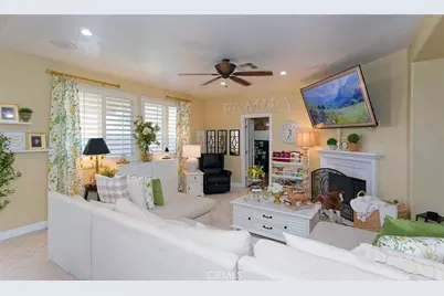 14911 Sunset Gardens Court, Victorville, CA 92394 - Photo 19