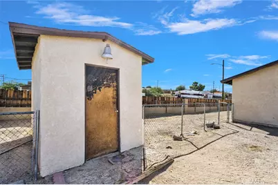 25550 Dayton, Barstow, CA 92311 - Photo 37