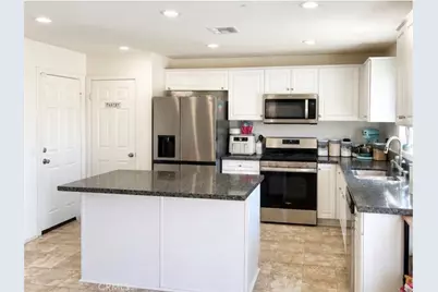 13787 Emery, Victorville, CA 92392 - Photo 3