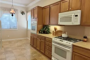 10115 Wilmington Ln, Apple Valley, CA 92308 - Photo 11