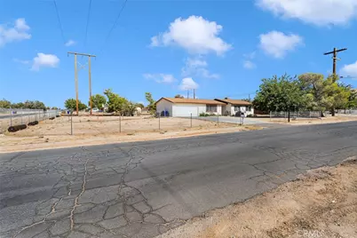10881 Sauk Road, Apple Valley, CA 92308 - Photo 5