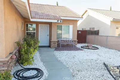 16034 Holly Brook Ln, Victorville, CA 92395 - Photo 3