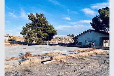 15663 Village Drive, Victorville, CA 92394 - Photo 23