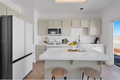 14082 Gale Drive, Victorville, CA 92394 - Photo 11