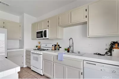 14082 Gale Drive, Victorville, CA 92394 - Photo 13