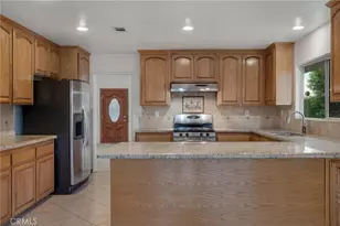 12855 Candlewick Ln, Victorville, CA 92395 - Photo 9