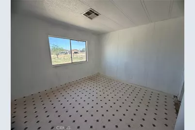 33803 Suffoch, Newberry Springs, CA 92365 - Photo 15