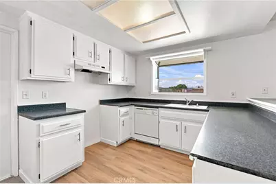21011 Sioux Road, Apple Valley, CA 92308 - Photo 9