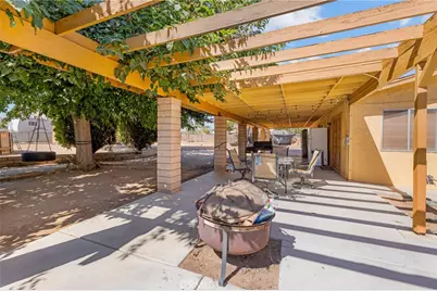 16371 Adelia, Hesperia, CA 92345 - Photo 35