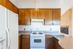 15560 Elmwood Dr, Victorville, CA 92395 - Photo 7