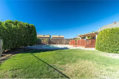 15560 Elmwood Drive, Victorville, CA 92395 - Photo 19