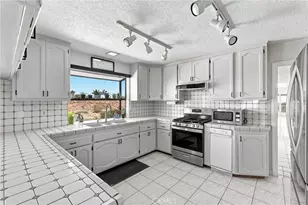 8384 Highland Ct, Oak Hills, CA 92344 - Photo 11