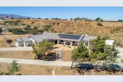 8384 Highland Court, Oak Hills, CA 92344 - Photo 3