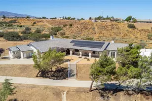 8384 Highland Ct, Oak Hills, CA 92344 - Photo 3