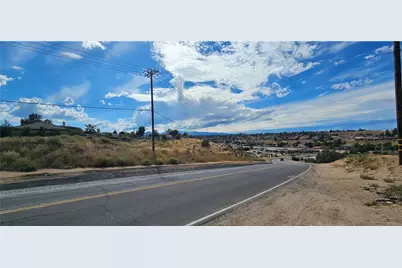 800 I Avenue, Hesperia, CA 92345 - Photo 3