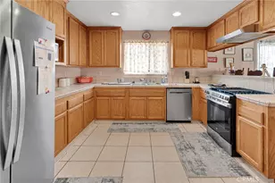16165 Pine, Hesperia, CA 92345 - Photo 11