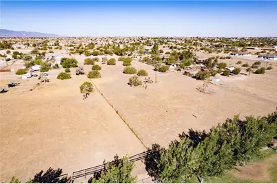 8821 Oakwood, Hesperia, CA 92345 - Photo 5
