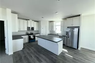 2022 Smoke Tree Rd, Pinon Hills, CA 92372 - Photo 11