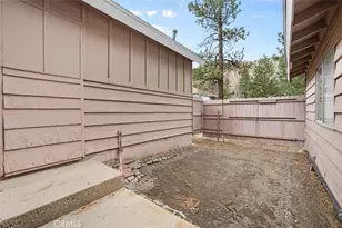592 Mountain View, Wrightwood, CA 92397 - Photo 31