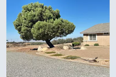 10928 Lantry Lane, Oak Hills, CA 92344 - Photo 7