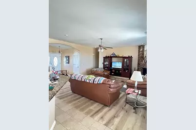 10928 Lantry Lane, Oak Hills, CA 92344 - Photo 35