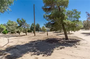 12631 Mesquite St, Oak Hills, CA 92344 - Photo 35