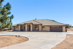 8423 Beaver, Phelan, CA 92371 - Photo 1