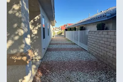 26944 Silver Lakes, Helendale, CA 92342 - Photo 17