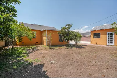 561 N Park, Rialto, CA 92376 - Photo 27