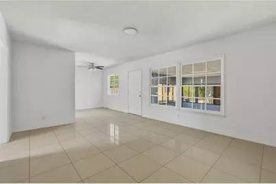 561 N Park, Rialto, CA 92376 - Photo 13