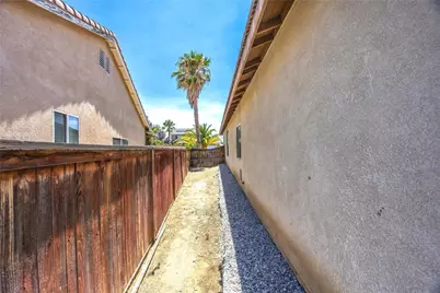 13616 Dellwood Street, Victorville, CA 92392 - Photo 35