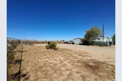 12037 Cordero, Victorville, CA 92392 - Photo 3