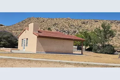 20600 US Highway 18 #102, Apple Valley, CA 92307 - Photo 1