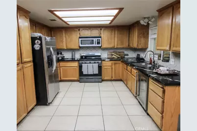 8979 Appleton, Victorville, CA 92392 - Photo 7
