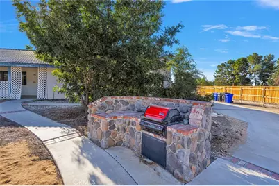 14210 Gayhead Road, Apple Valley, CA 92307 - Photo 35