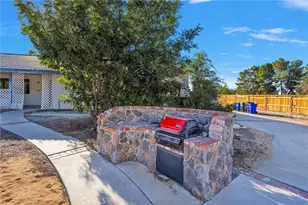 14210 Gayhead Rd, Apple Valley, CA 92307 - Photo 35