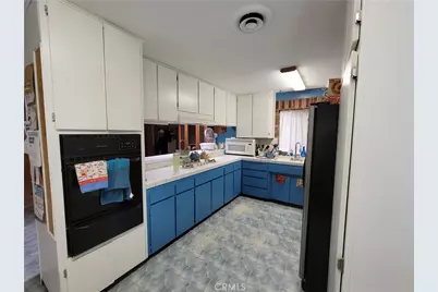 15645 Avion Lane, Victorville, CA 92394 - Photo 13