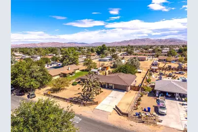13231 Iroquois, Apple Valley, CA 92308 - Photo 37