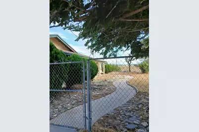 10722 Phelan Road, Oak Hills, CA 92344 - Photo 3