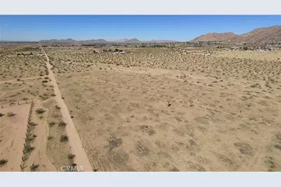 24350 Zuni Road, Apple Valley, CA 92307 - Photo 9