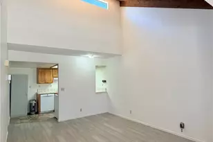 19225 Elm Dr, Apple Valley, CA 92308 - Photo 5