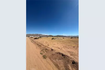 23525 Standing Rock, Apple Valley, CA 92307 - Photo 5