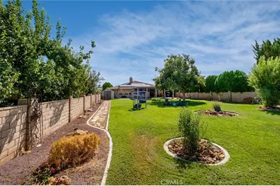 12950 Rolling Ridge Drive, Victorville, CA 92395 - Photo 31